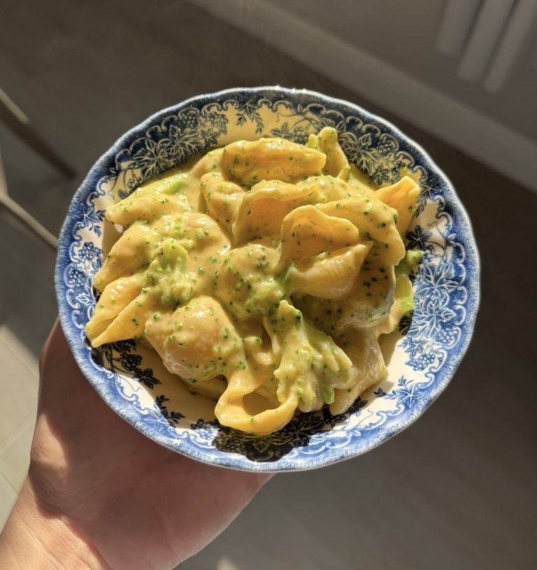 Cheddar Broccoli Mac & Cheese